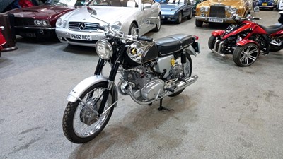 Lot 67 - 1964 HONDA CB72