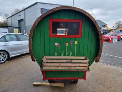 Lot 602 - SMALL SHEPHERDS HUT