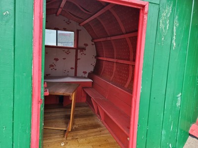 Lot 602 - SMALL SHEPHERDS HUT