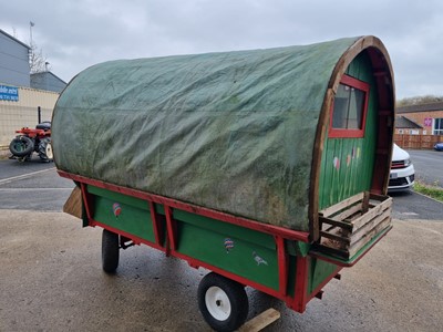 Lot 602 - SMALL SHEPHERDS HUT