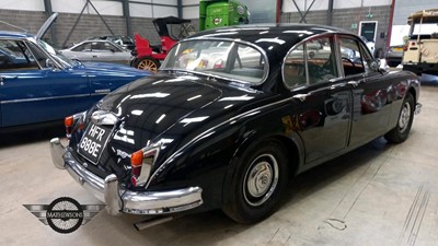 Lot 465 - 1967 DAIMLER V8 250