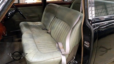 Lot 465 - 1967 DAIMLER V8 250