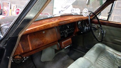 Lot 465 - 1967 DAIMLER V8 250