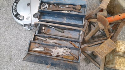Lot 145 - ROOF RACK AND ASSORTED BOX OF CAR RELATED PARTS