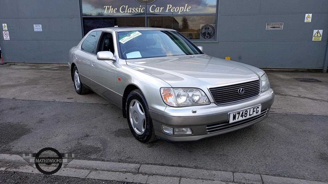 Lot 484 - 2000 LEXUS LS400 AUTO