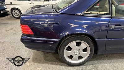 Lot 340 - 1996 MERCEDES SL 320 AUTO