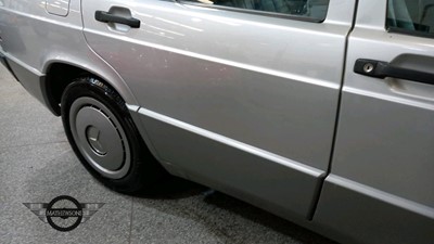 Lot 690 - 1990 MERCEDES 190E AUTO