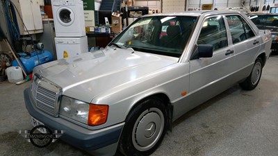 Lot 690 - 1990 MERCEDES 190E AUTO