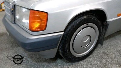 Lot 690 - 1990 MERCEDES 190E AUTO