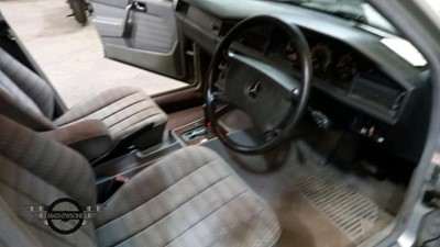 Lot 690 - 1990 MERCEDES 190E AUTO