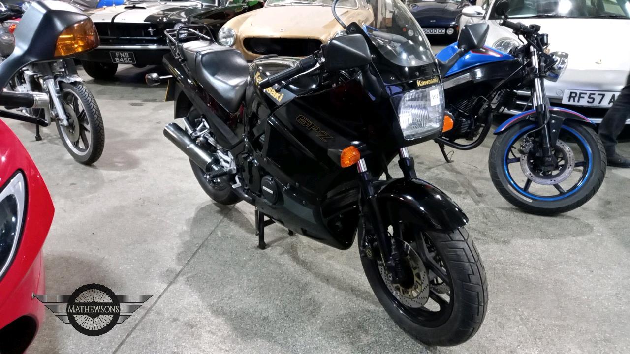 Lot 358 - 1989 KAWASAKI ZX600-A4