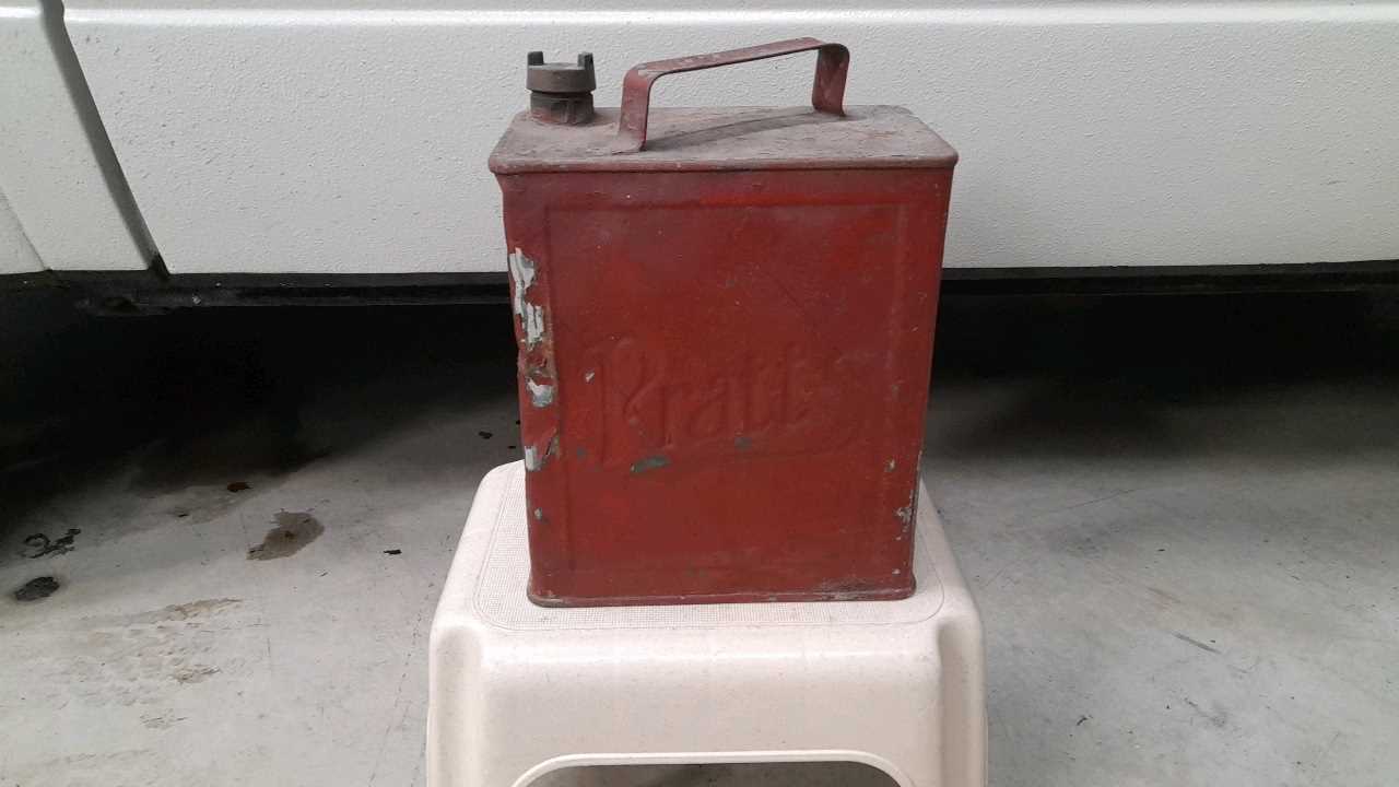 Lot 331 - PRATTS RED PETROL CAN