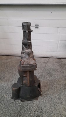 Lot 691 - FORD TYPE 9 5 SPEED GEARBOX