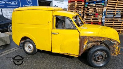 Lot 702 - 1972 MORRIS VAN