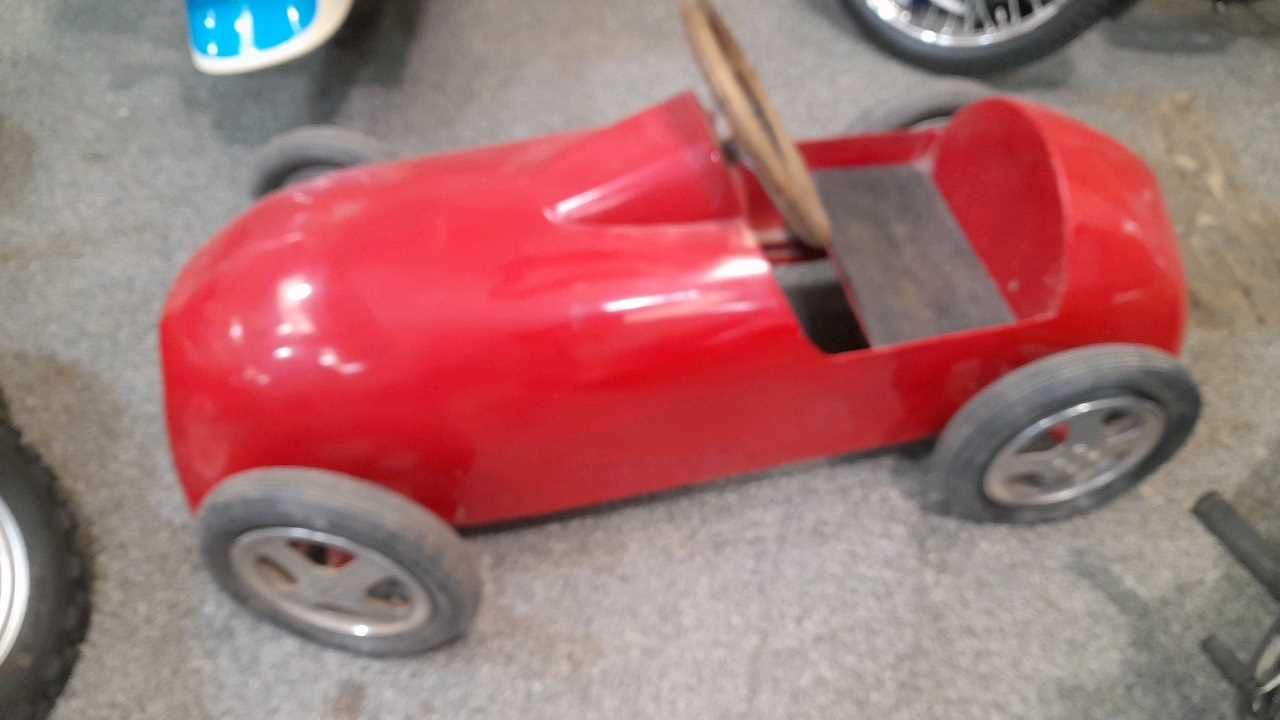 Lot 133 - RED TIN PEDDLE CAR