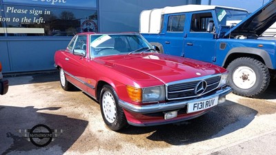 Lot 256 - 1989 MERCEDES 500 SL AUTO