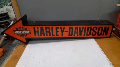 Lot 199 - HARLEY DAVIDSON DOUBLE SIDED ARROW