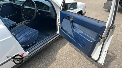 Lot 67 - 1988 MERCEDES 190E AUTO