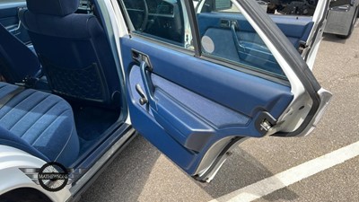 Lot 67 - 1988 MERCEDES 190E AUTO