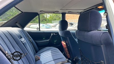 Lot 67 - 1988 MERCEDES 190E AUTO