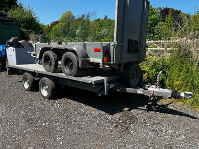 Lot 677 - IVOR WILLIAMS LOW LOADER WITH RAMPS