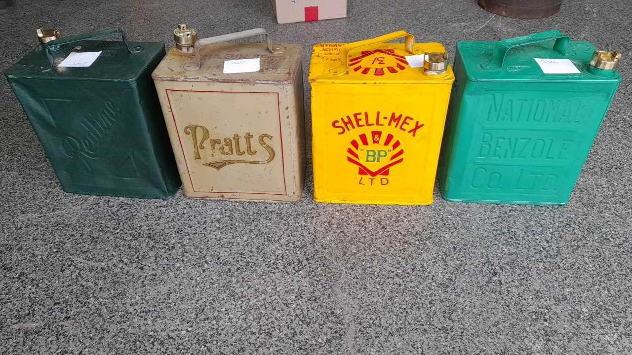 Lot 735 - 4X 2 GALLON PETROL CANS