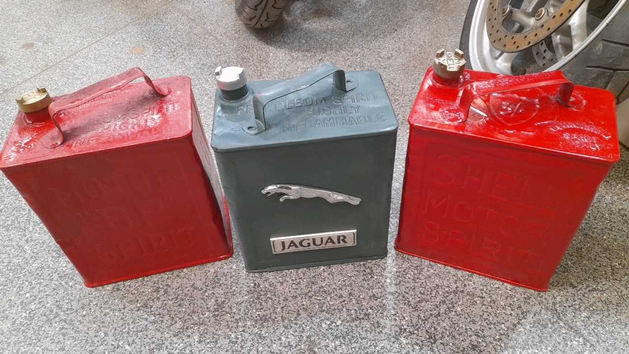 Lot 121 - 3X PETROL CANS