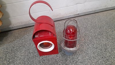 Lot 179 - 2X WARNING LAMPS