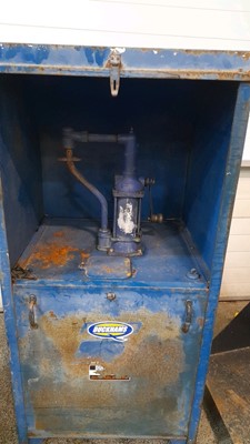 Lot 323 - OIL DISPENCER CABINET WITH PUMP