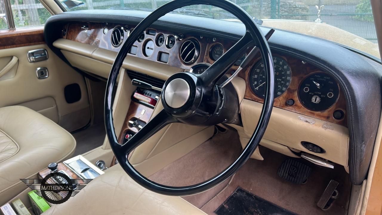 Lot 172 - 1975 ROLLS ROYCE