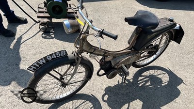 Lot 305 - 1964 RALEIGH RUNABOUT