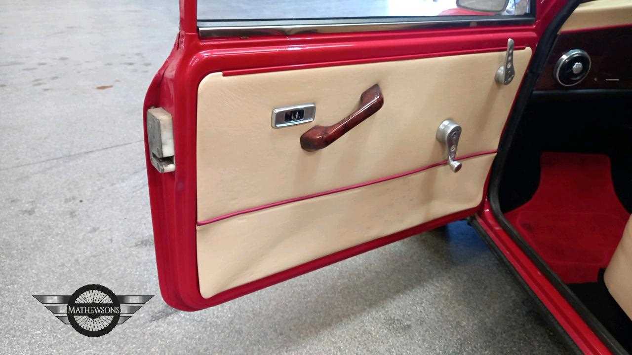 Lot 40 - 1989 AUSTIN MINI RACING FLAME