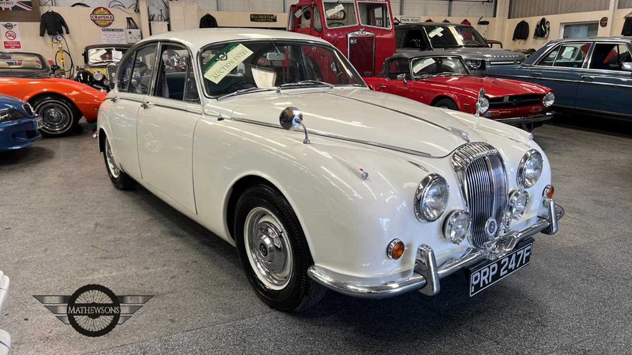 Lot 346 - 1968 DAIMLER V8 250