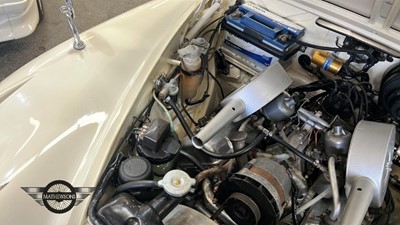 Lot 346 - 1968 DAIMLER V8 250