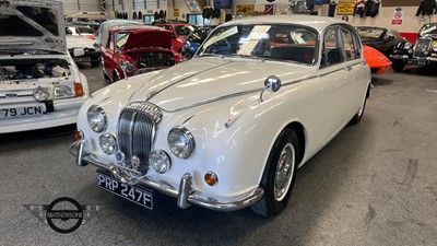 Lot 346 - 1968 DAIMLER V8 250