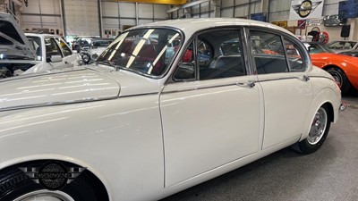 Lot 346 - 1968 DAIMLER V8 250