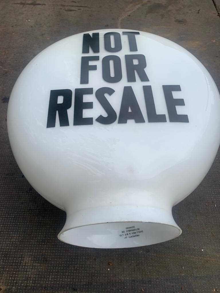 Lot 31 - GLASS GLOBE NOT FOR RESALE