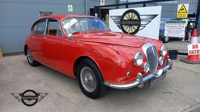 Lot 645 - 1969 DAIMLER 250 V8