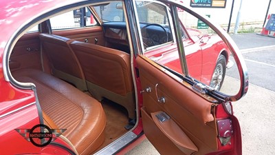 Lot 645 - 1969 DAIMLER 250 V8