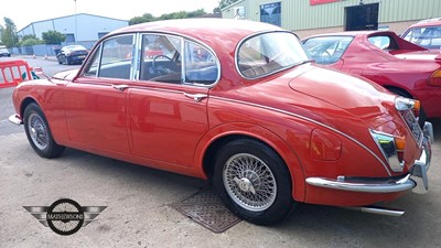 Lot 645 - 1969 DAIMLER 250 V8