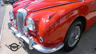 Lot 645 - 1969 DAIMLER 250 V8