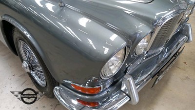 Lot 636 - 1967 JAGUAR 420