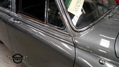 Lot 636 - 1967 JAGUAR 420