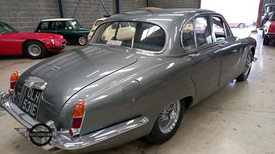 Lot 636 - 1967 JAGUAR 420