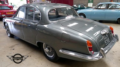 Lot 636 - 1967 JAGUAR 420