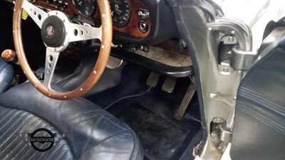 Lot 636 - 1967 JAGUAR 420