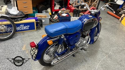 Lot 72 - 1964 HONDA C92