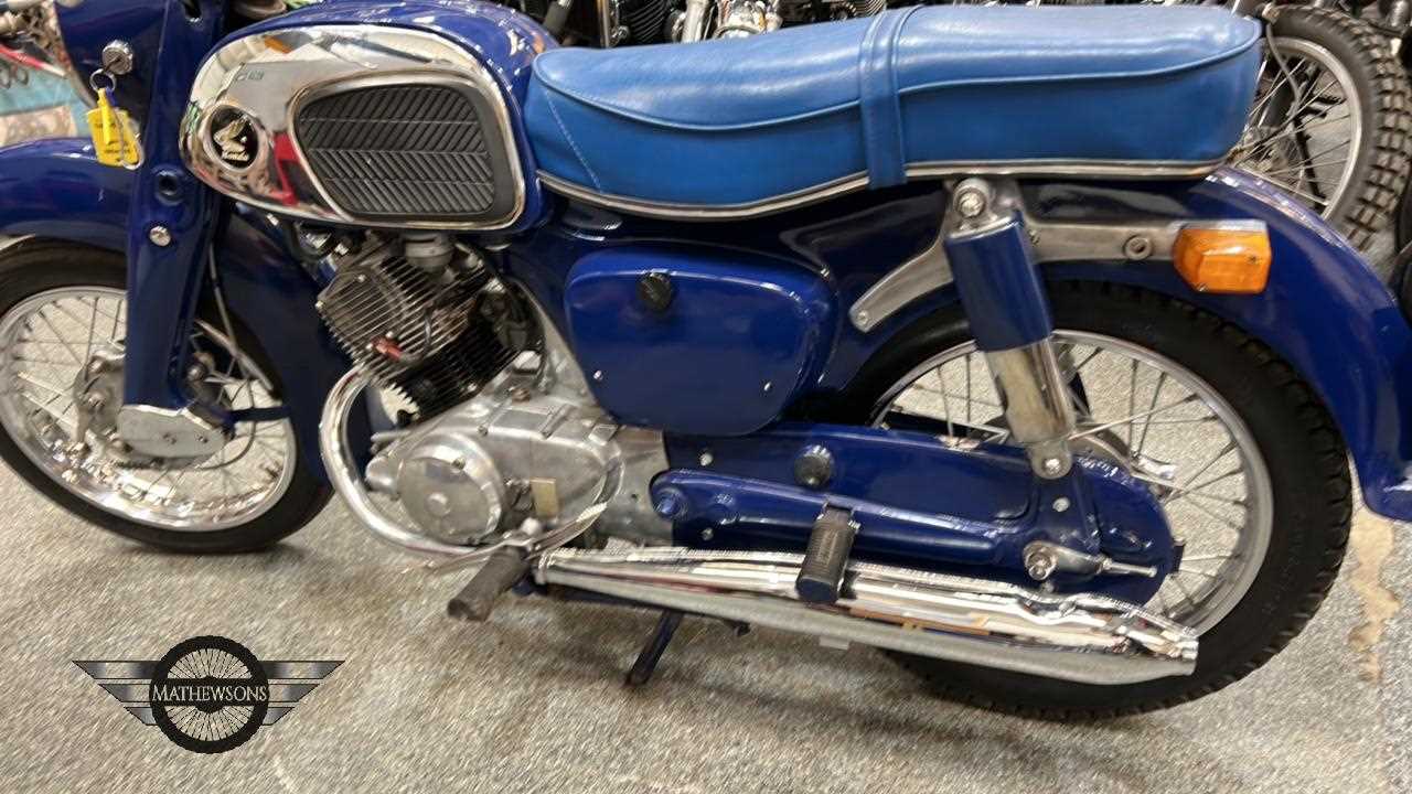 Lot 72 1964 HONDA C92