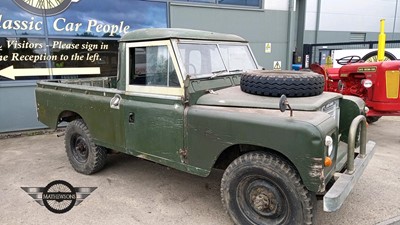 Lot 700 - 1971 LAND ROVER TRUCK BACK