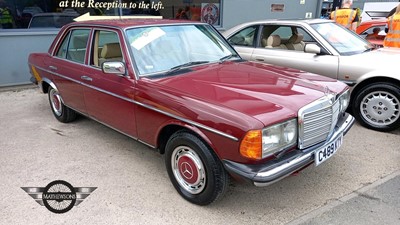 Lot 669 - 1985 MERCEDES 200